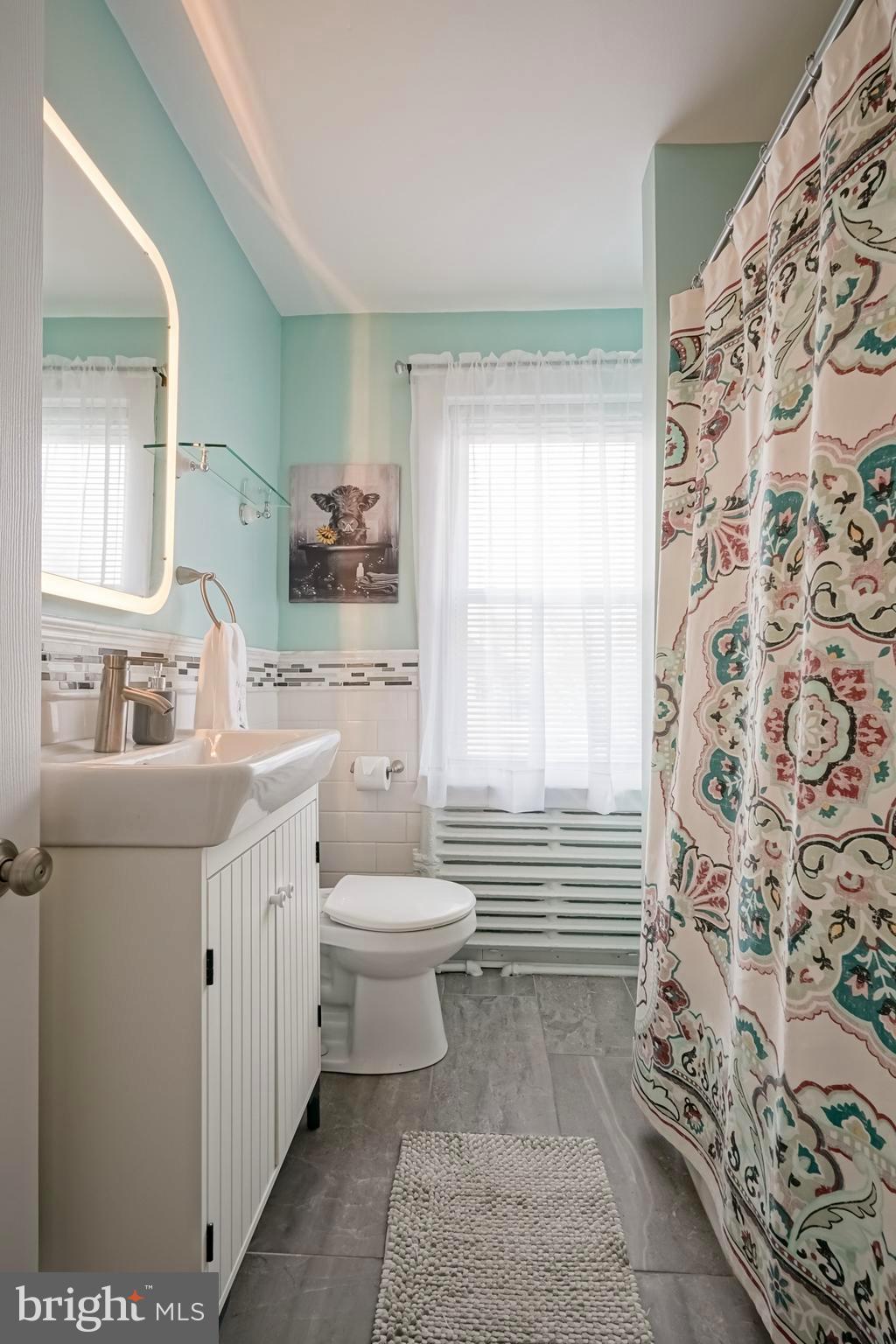 260 Shell Road Penns Grove, NJ 08069 - Photo 18 of 42 Gorgeous updated Bathroom!