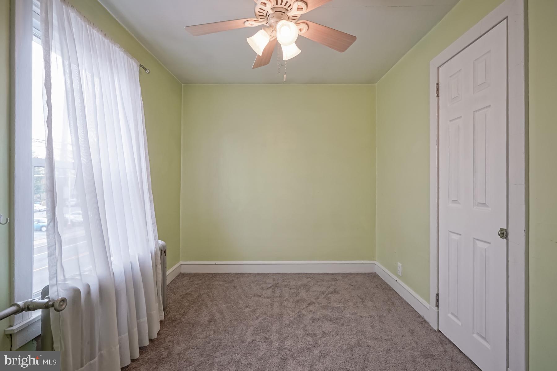 260 Shell Road Penns Grove, NJ 08069 - Photo 25 of 42 Bedroom 3 with newer carpet