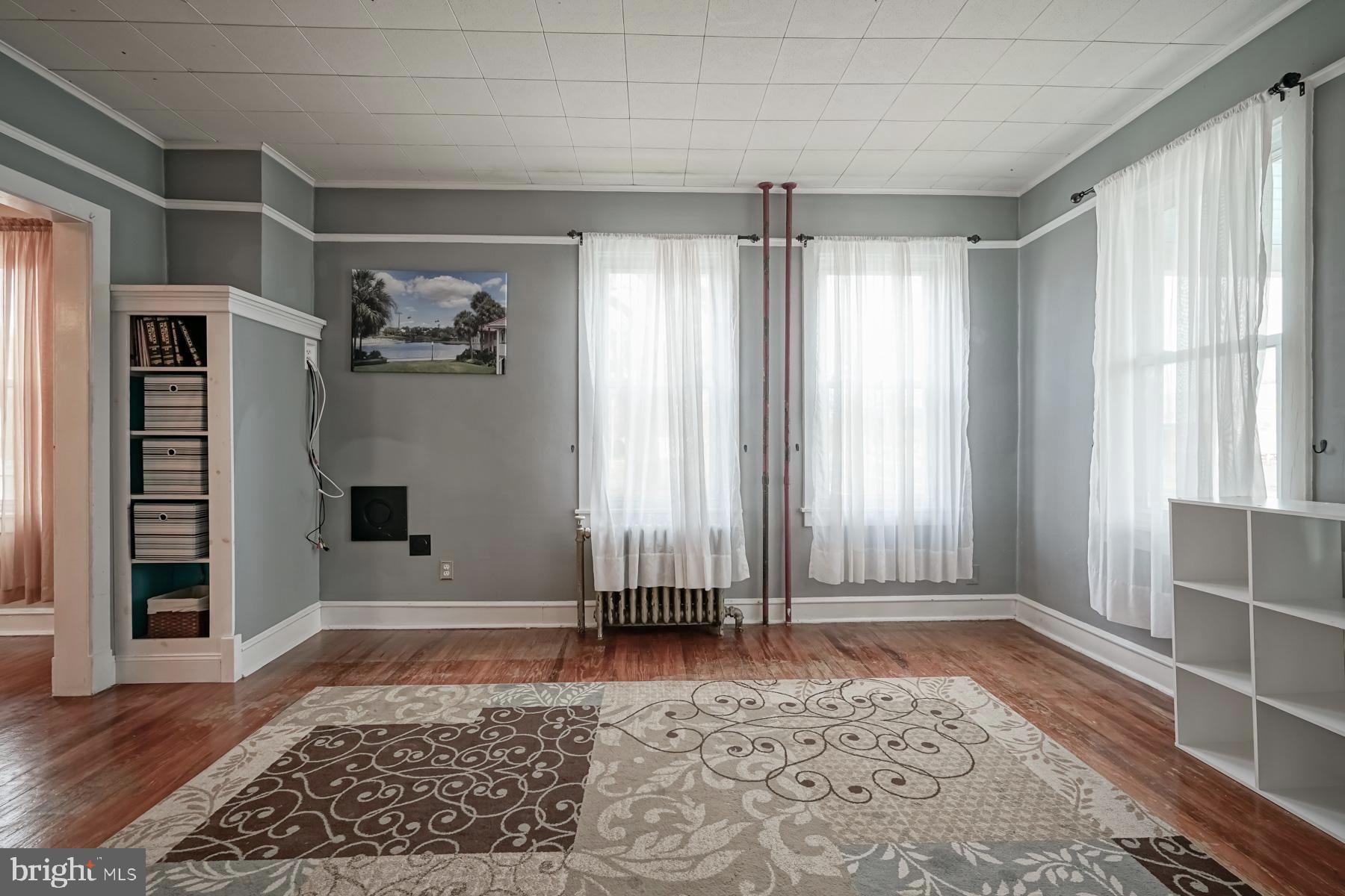 260 Shell Road Penns Grove, NJ 08069 - Photo 6 of 42 Living Room with built in accents