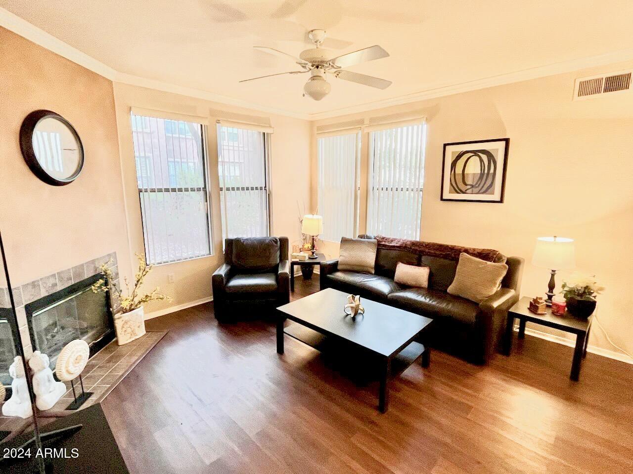 19777 North 76th Street, Unit 1305 Scottsdale, AZ 85255 - Photo 17 of 44 Q - Living Room