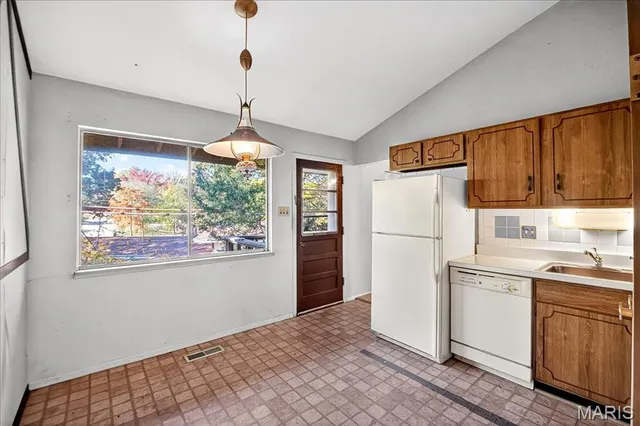 $249,000 | 141 Meadowlark Drive, St. Louis, MO 63146