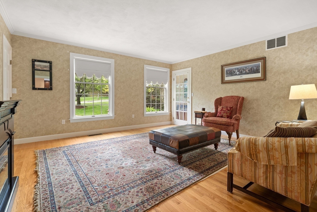 37 Old Planters Road Beverly, MA 01915 - Photo 18 of 42 a living room with furniture and a window