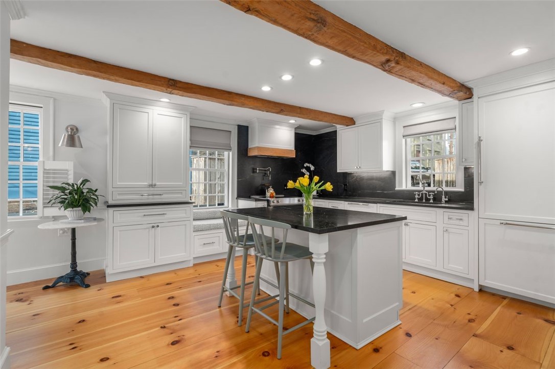30 Thames Street Newport, RI 02840 - Photo 16 of 47