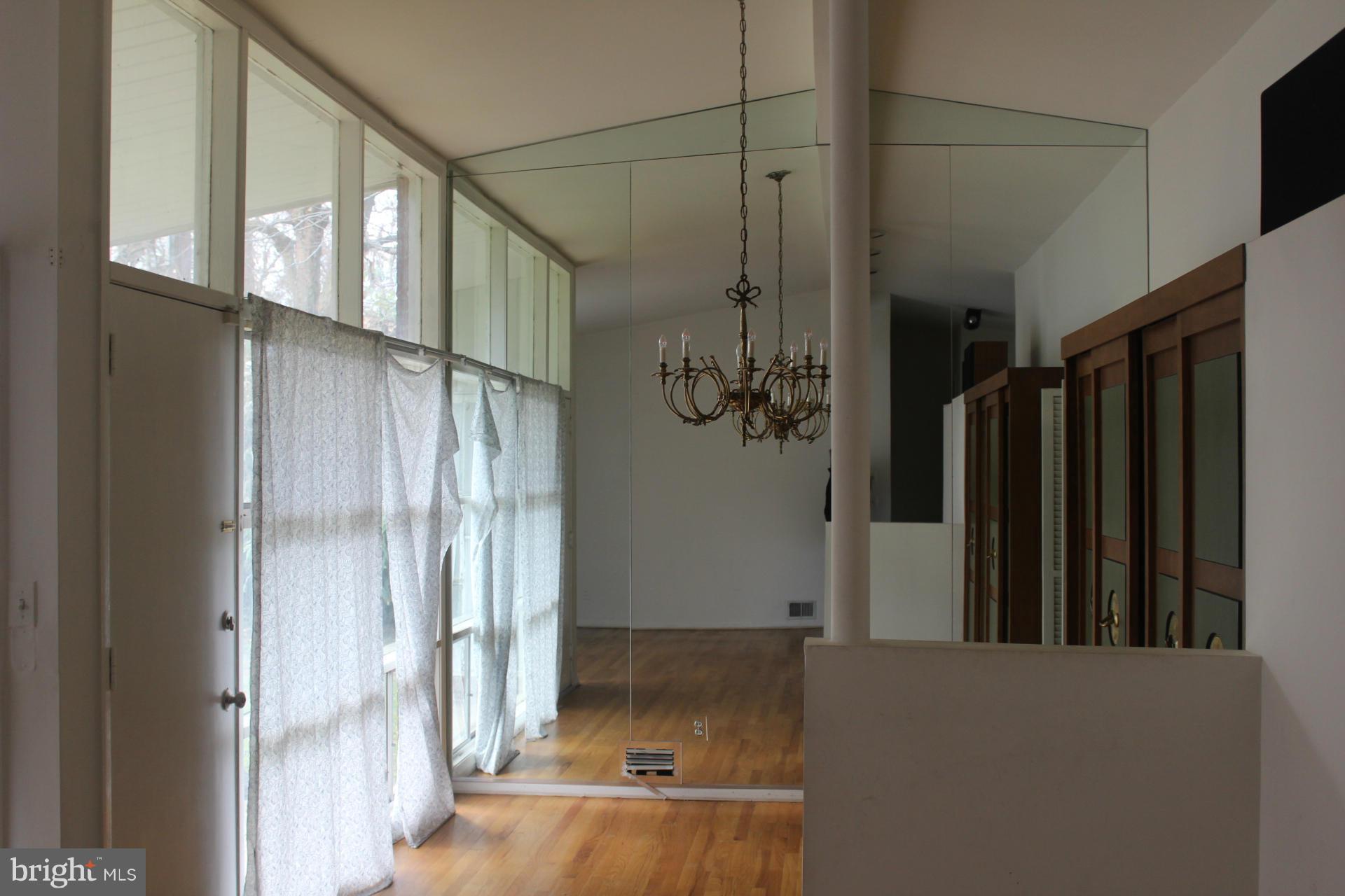 2401 Sylvale Road Baltimore, MD 21209 - Photo 20 of 23 Family Room