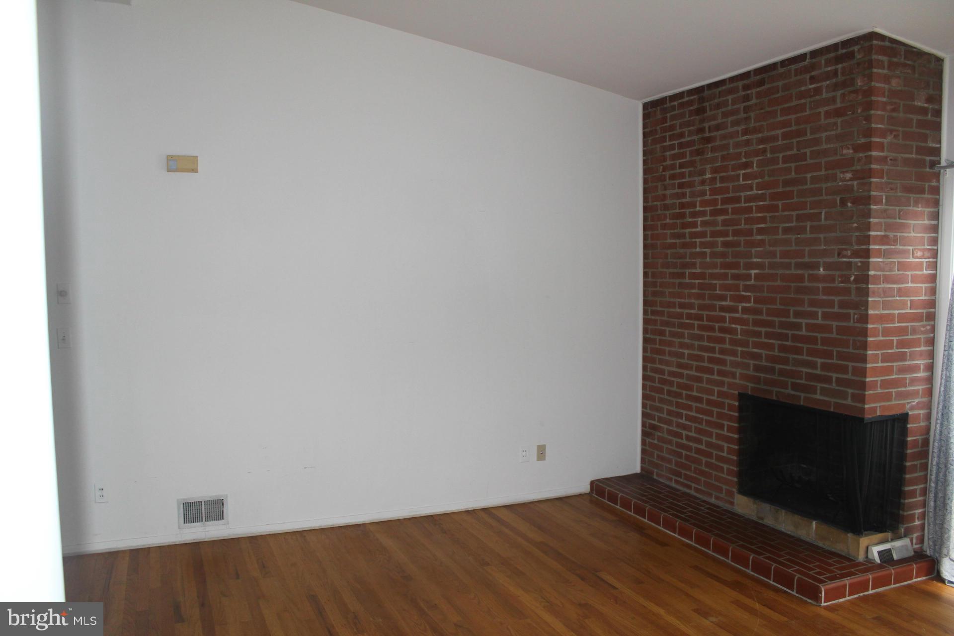 2401 Sylvale Road Baltimore, MD 21209 - Photo 8 of 23 Family Room