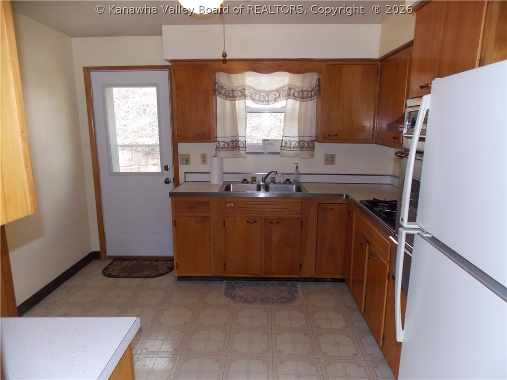 1905 Huber Road Charleston, WV 25314 - Photo 6 of 15 Gallery Image 6