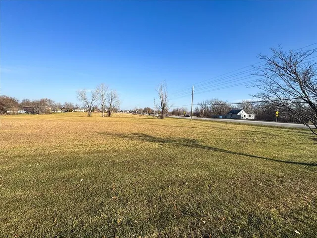 $577,605 | 4075 Highway 7, Blue Springs, MO 64014