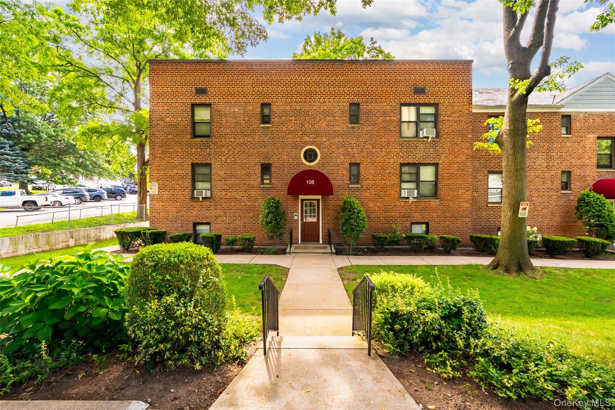 108 Richbell Road, Unit C4 Mamaroneck, NY 10543 - Photo 3 of 27