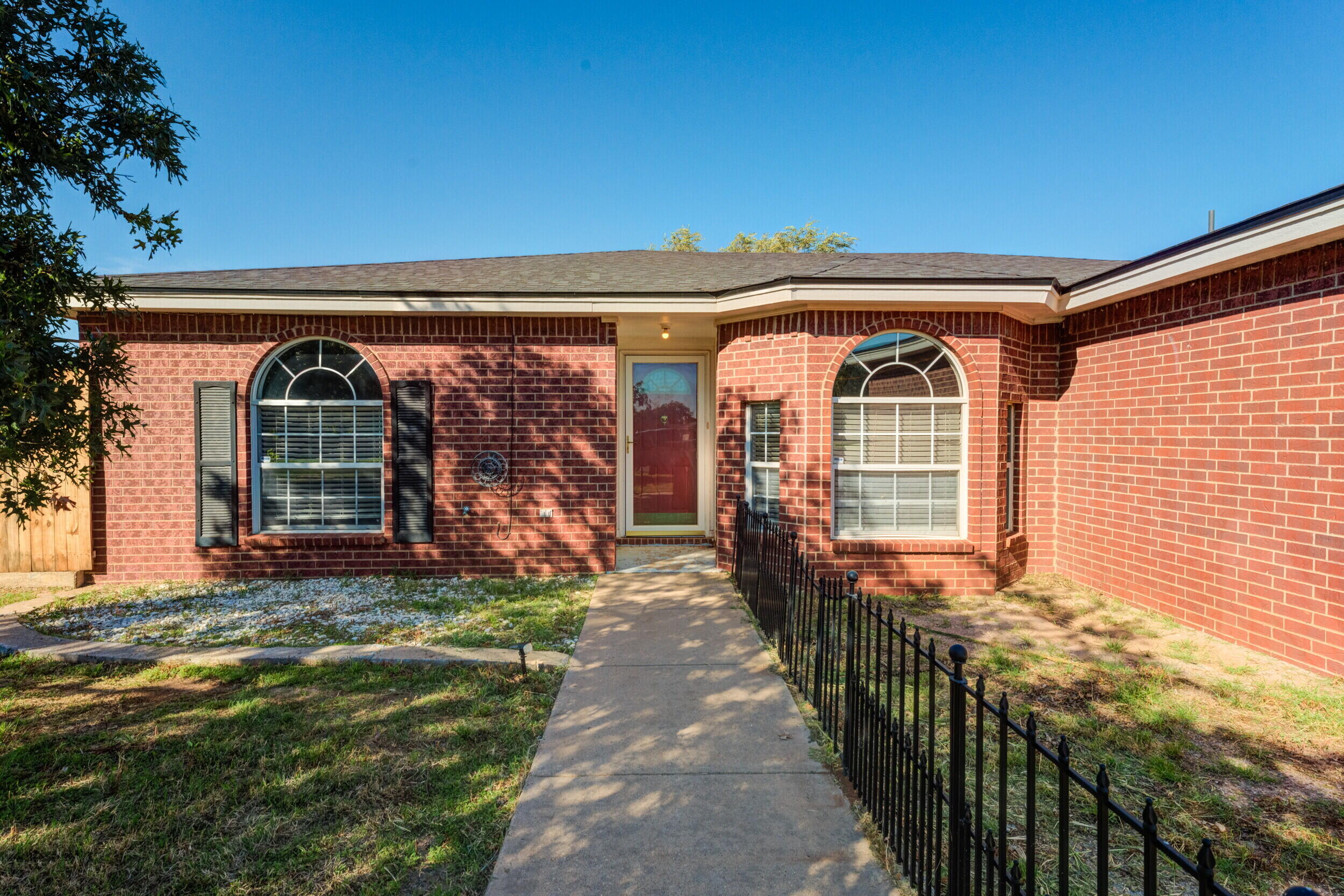 6325 14th Street Lubbock, TX 79416 - Photo 2 of 28 DSC02528_29_30