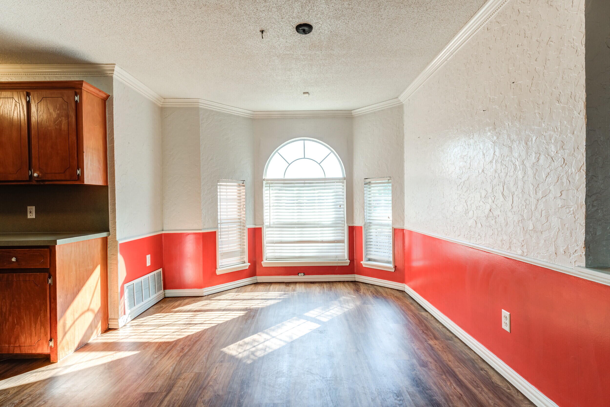 6325 14th Street Lubbock, TX 79416 - Photo 8 of 28 DSC02471_2_3