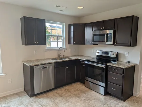 $2,000 | 2040 Perrin Court, Winston-Salem, NC 27101