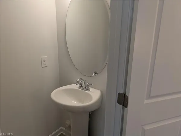 $2,000 | 2040 Perrin Court, Winston-Salem, NC 27101