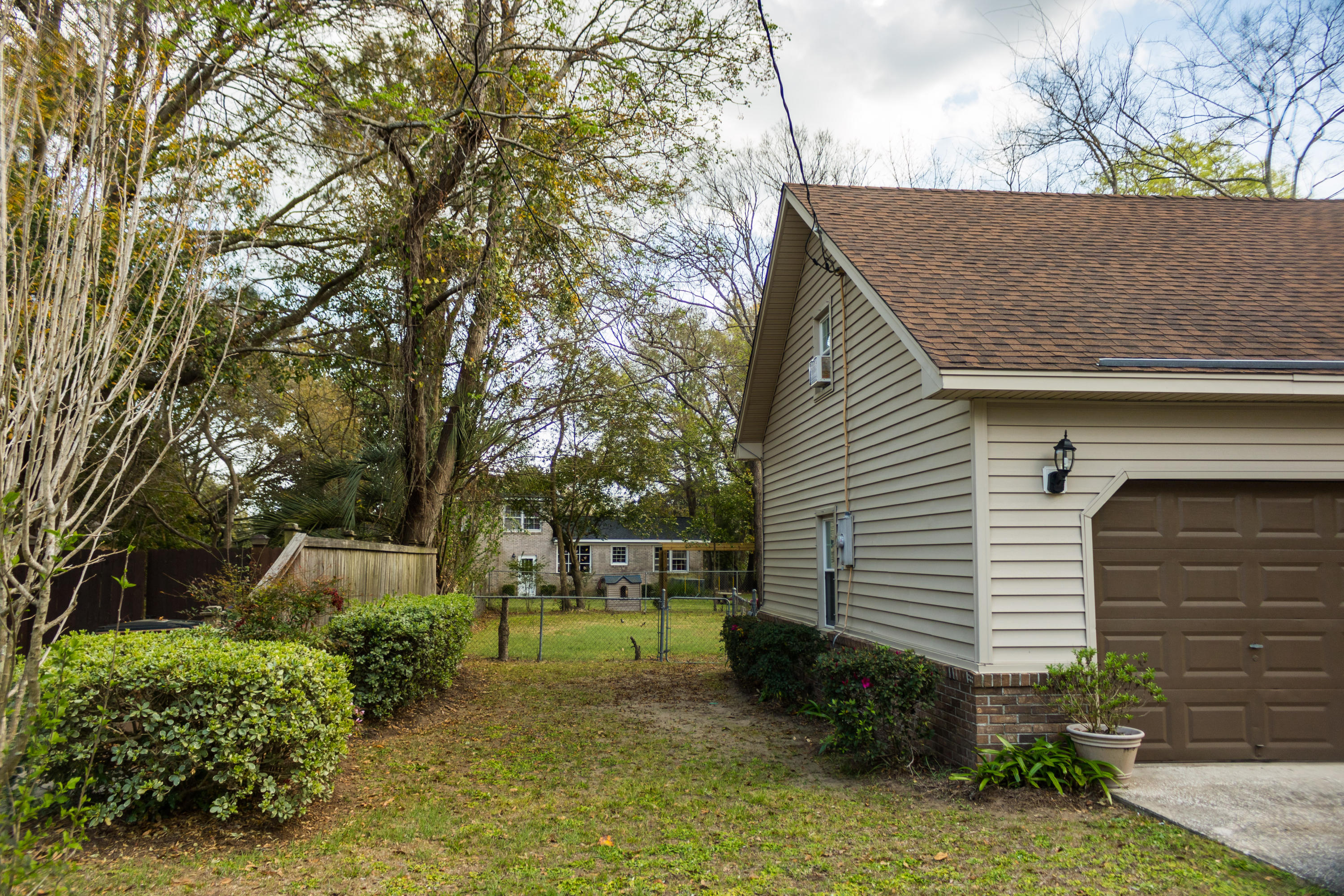 767 Larkwood Road Charleston, SC 29412 - Photo 4 of 31 Edited-28