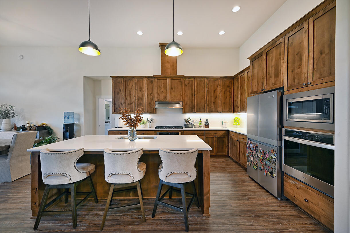 804 South Valley View Road Ashland, OR 97520 - Photo 6 of 32 Kitchen