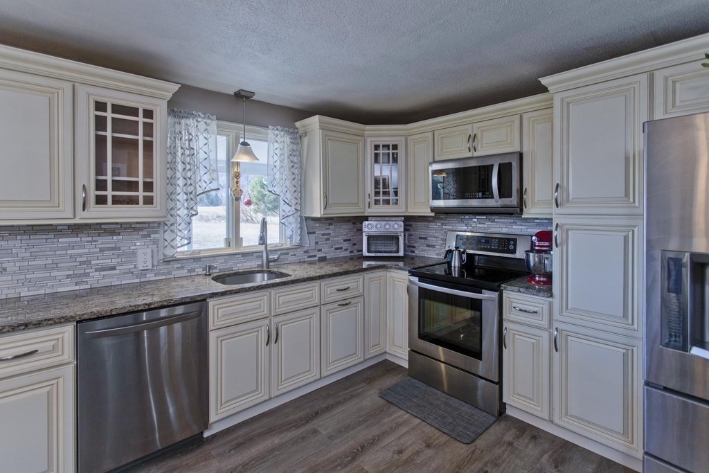 361 Granville Road Southwick, MA 01077 - Photo 6 of 35 Gallery Image 6