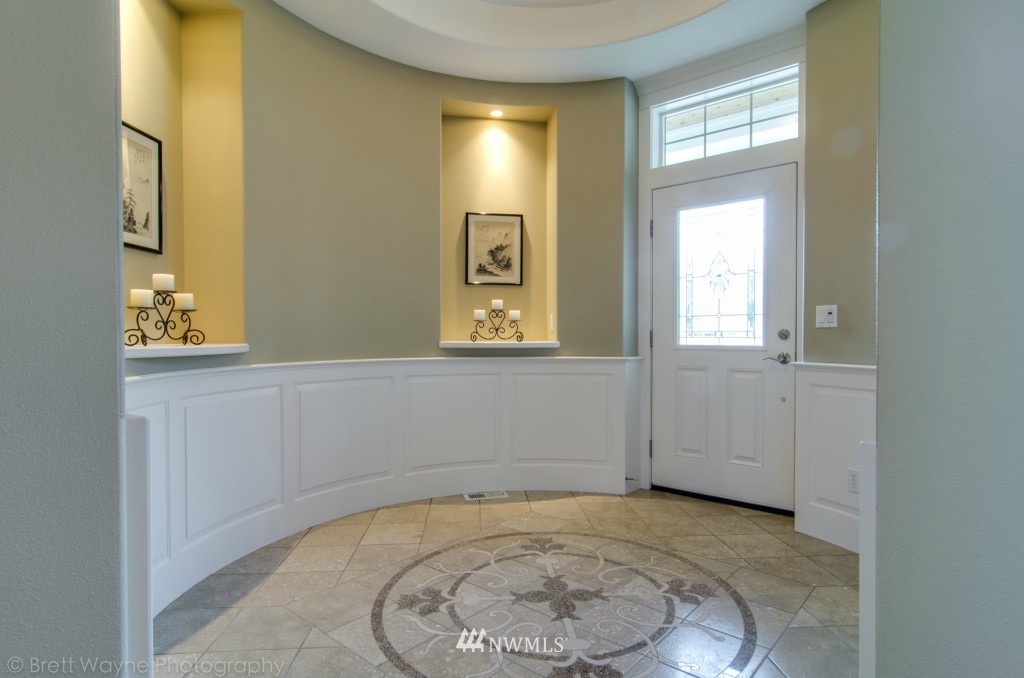 703 South 37th Place Renton, WA 98055 - Photo 2 of 25 Gallery Image 2