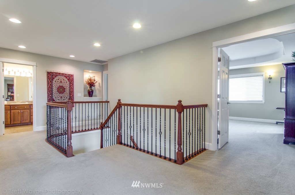 703 South 37th Place Renton, WA 98055 - Photo 12 of 25 Gallery Image 12