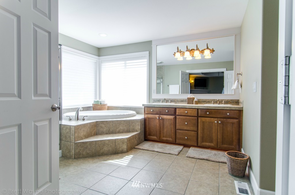703 South 37th Place Renton, WA 98055 - Photo 14 of 25 Gallery Image 14
