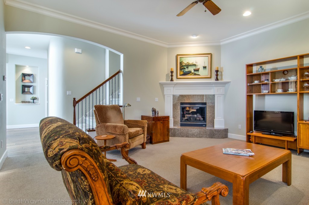 703 South 37th Place Renton, WA 98055 - Photo 7 of 25 Gallery Image 7
