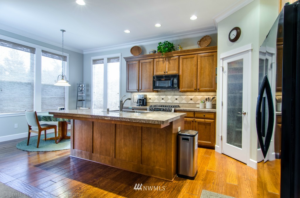 703 South 37th Place Renton, WA 98055 - Photo 9 of 25 Gallery Image 9