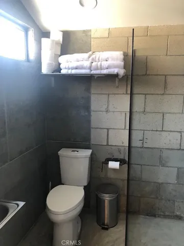 $1,950 | 2819 Pacific Avenue, Long Beach, CA 90806