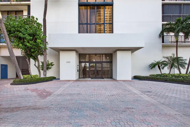 $1,499,000 | 4050 North Ocean Drive, Unit 301, Riviera Beach, FL 33404