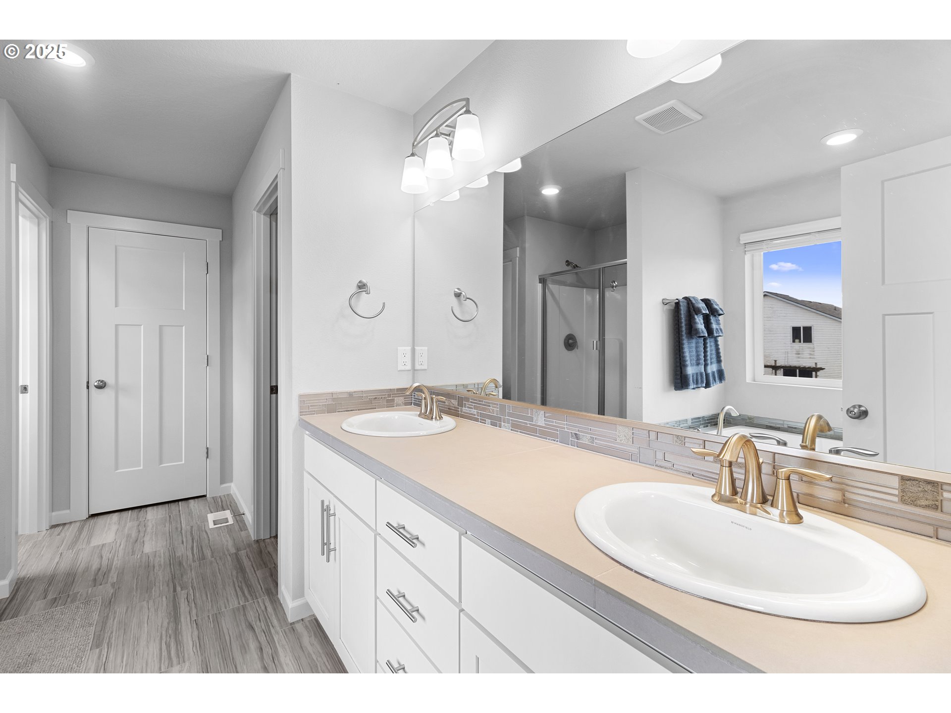 3072 Southeast 25th Street Gresham, OR 97080 - Photo 31 of 48 a bathroom with a sink double vanity granite and a mirror