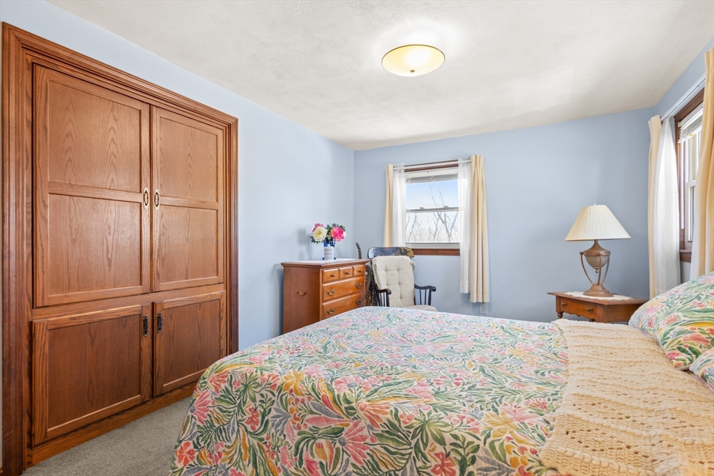 43 Locust Street Bellingham, MA 02019 - Photo 15 of 25