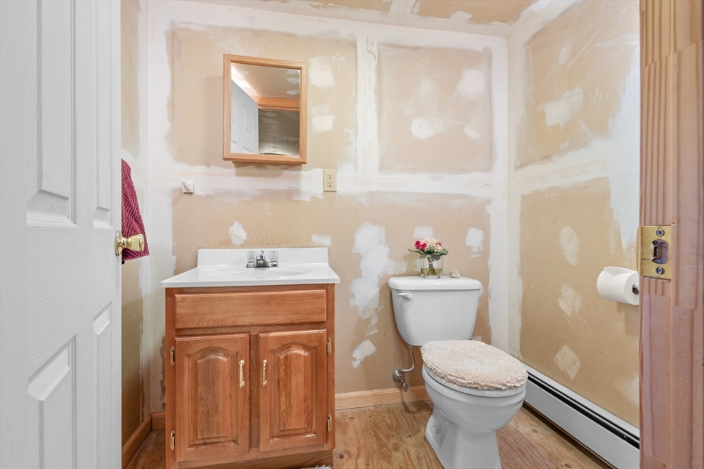 43 Locust Street Bellingham, MA 02019 - Photo 18 of 25