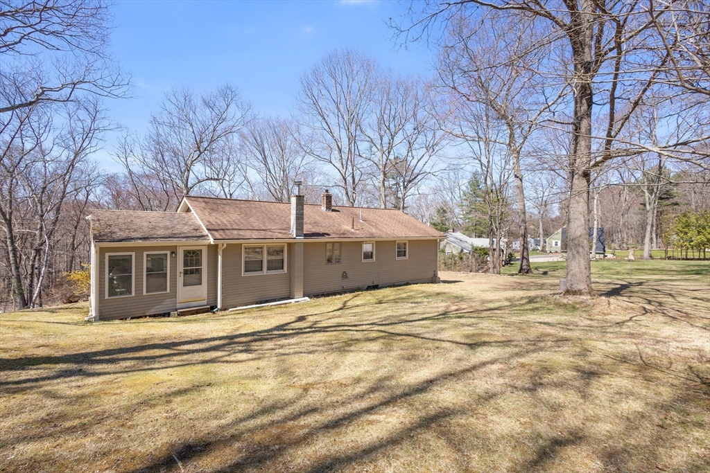 43 Locust Street Bellingham, MA 02019 - Photo 3 of 25