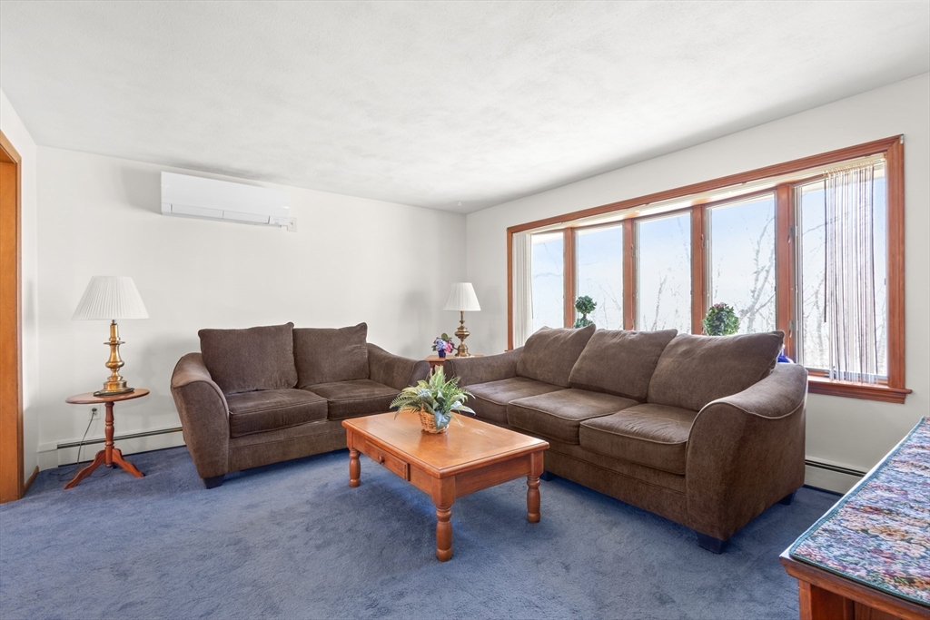 43 Locust Street Bellingham, MA 02019 - Photo 4 of 25