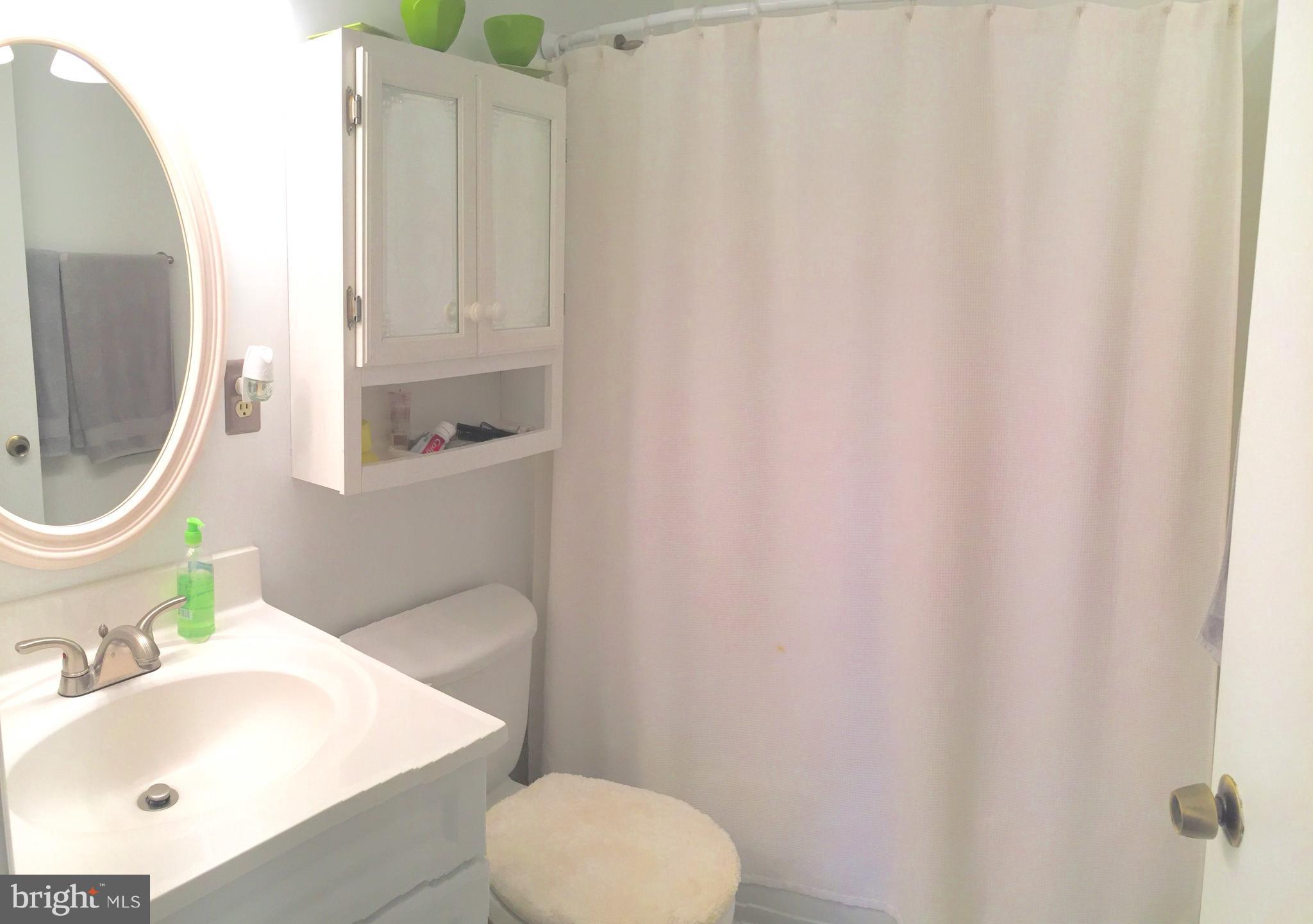 8021 Leland Road Manassas, VA 20111 - Photo 13 of 23 Bath