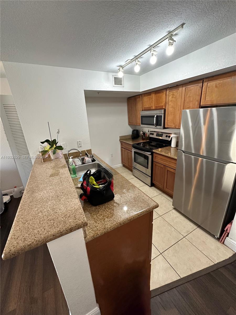 219 Northwest 12th Avenue, Unit 705 Miami, FL 33128 - Photo 5 of 8