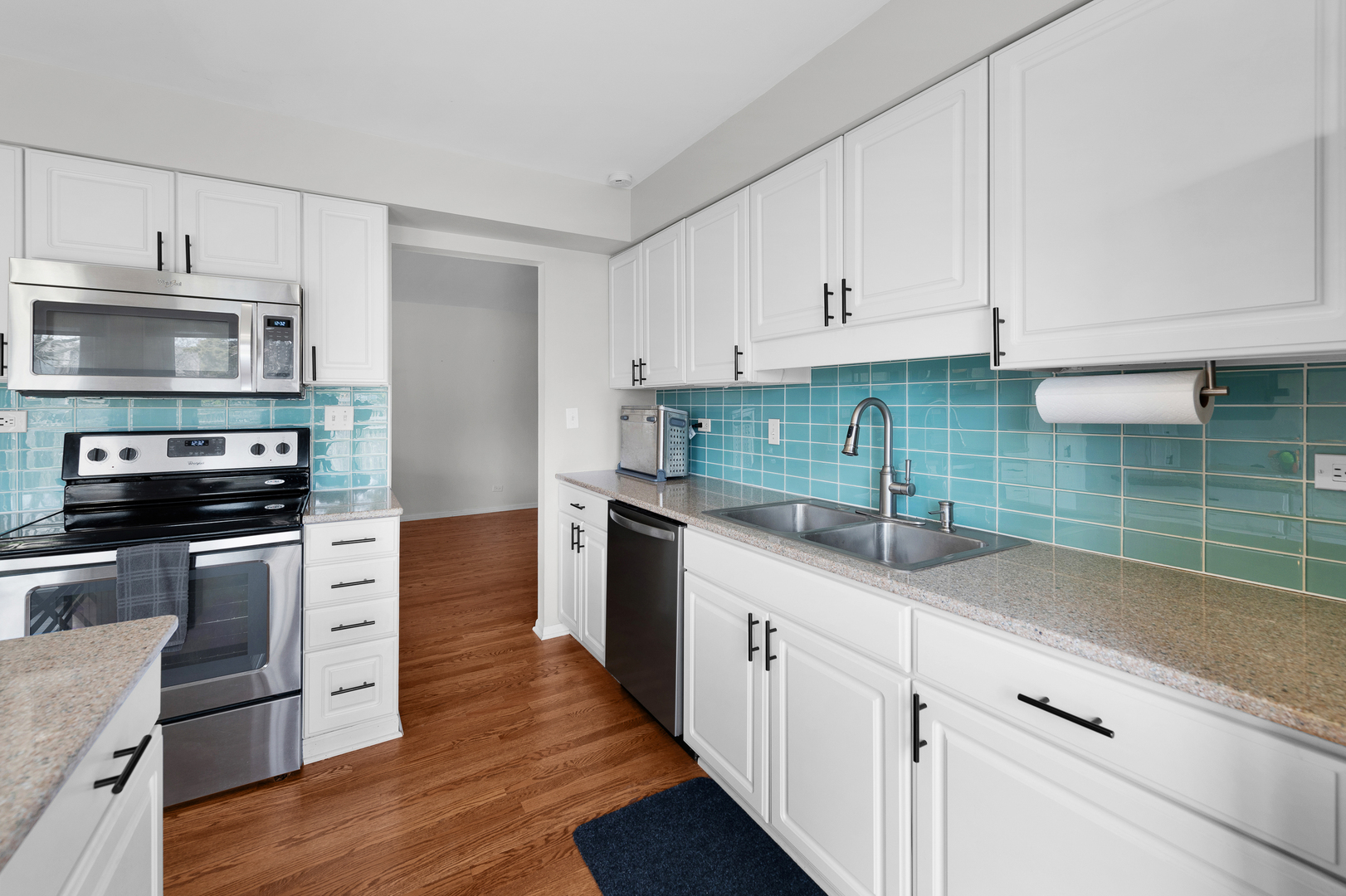 1475 South County Farm Road, Unit 14 Wheaton, IL 60189 - Photo 11 of 32