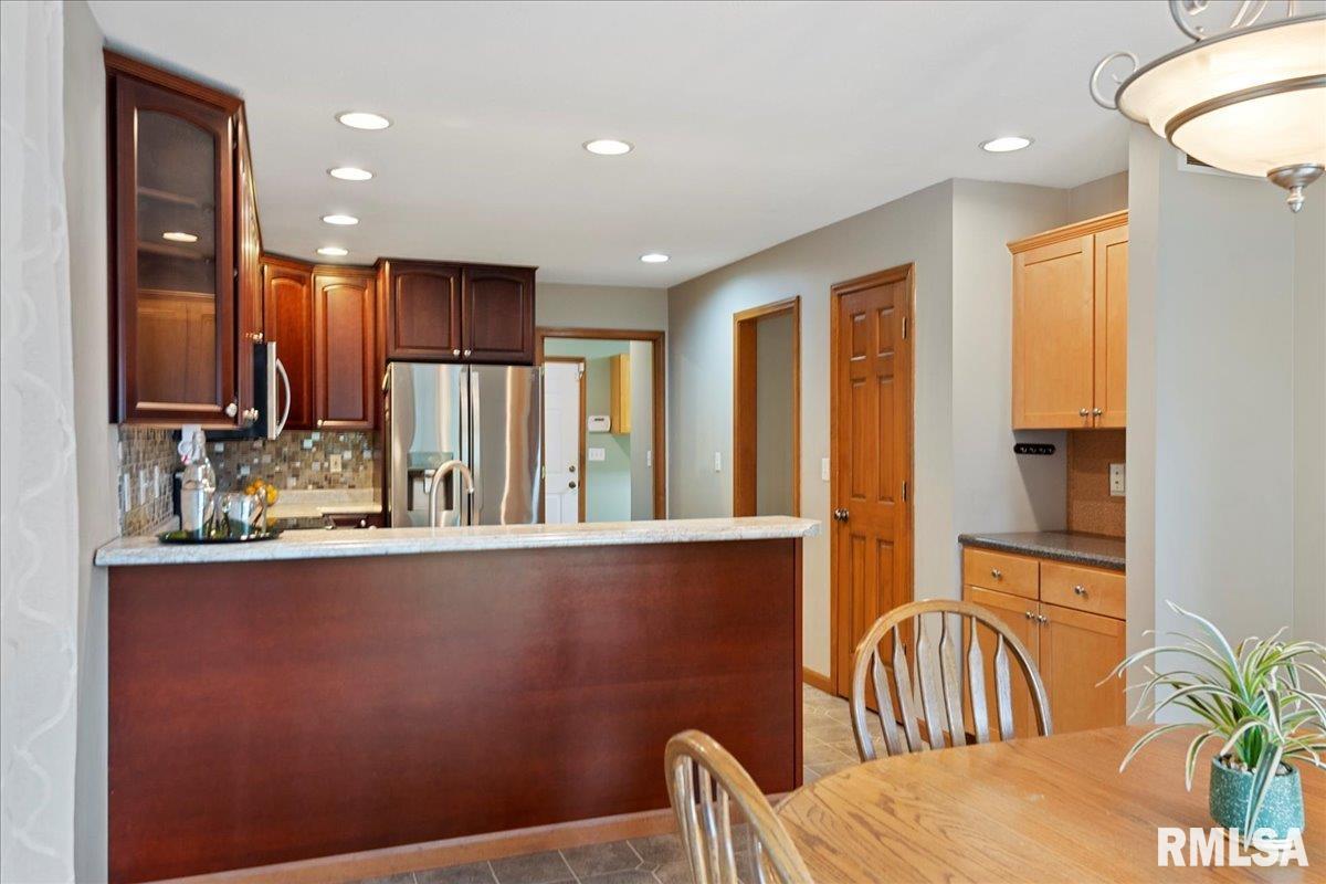 214 Huntington Road Chatham, IL 62629 - Photo 15 of 43 Gallery Image 15