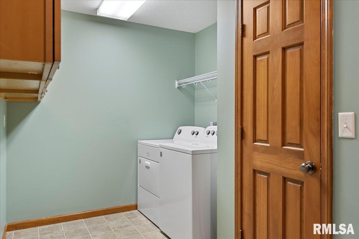 214 Huntington Road Chatham, IL 62629 - Photo 20 of 43 Gallery Image 20