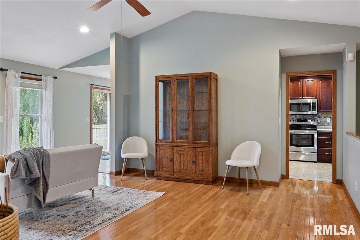 214 Huntington Road Chatham, IL 62629 - Photo 8 of 43 Gallery Image 8