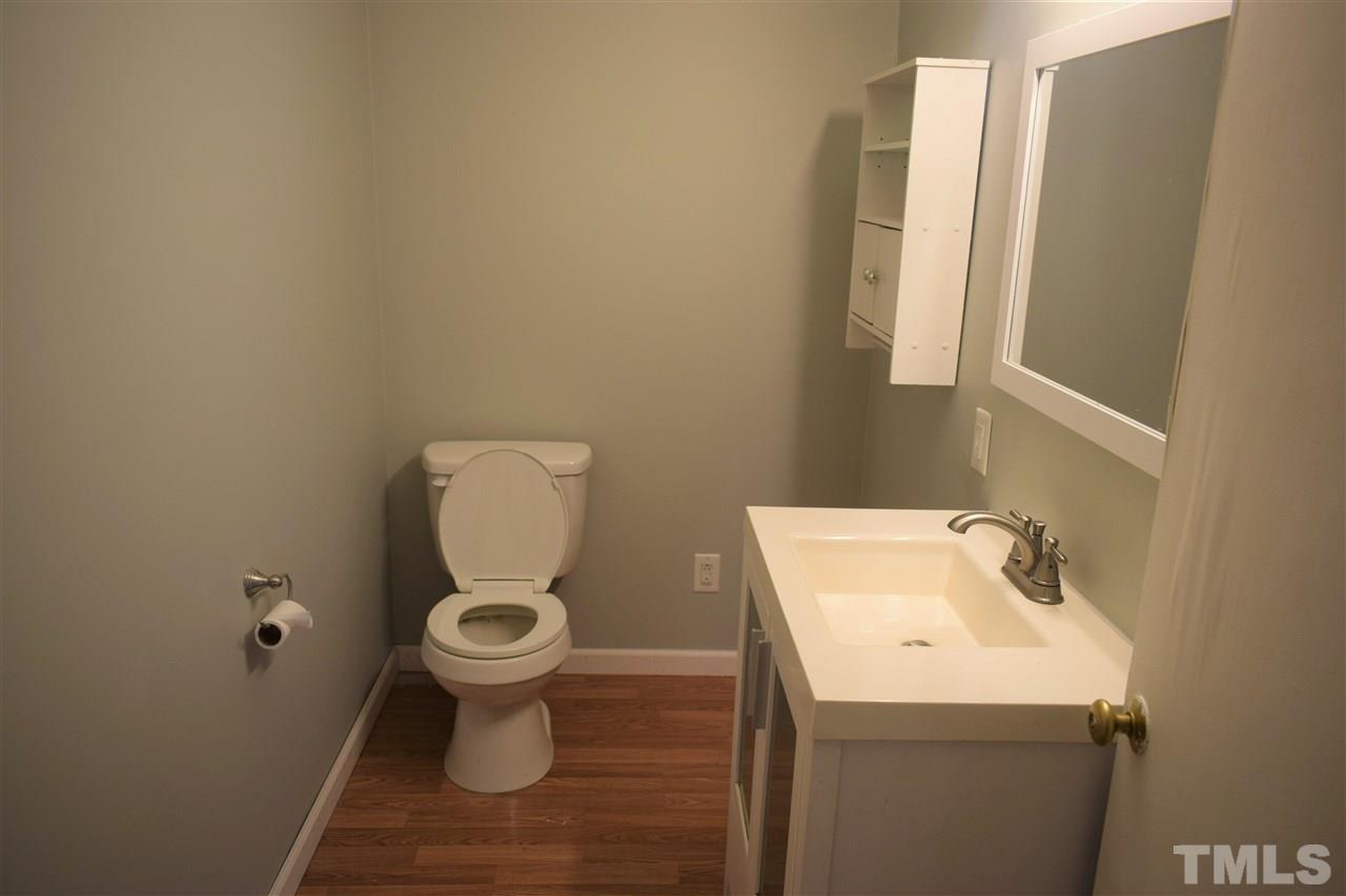 810 Old Rte 22 Kenly, NC 27542 - Photo 5 of 12 Gallery Image 5