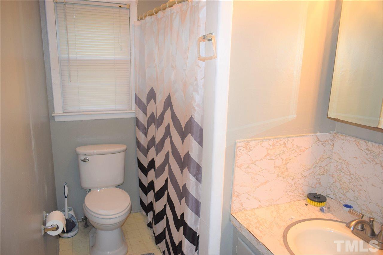 810 Old Rte 22 Kenly, NC 27542 - Photo 9 of 12 Gallery Image 9