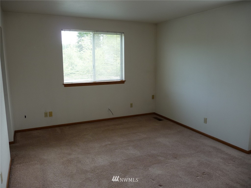 191 Northwest Thompson Road Poulsbo, WA 98370 - Photo 8 of 16 Gallery Image 8
