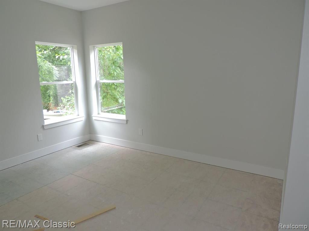 623 West Commerce Road Commerce Township, MI 48382 - Photo 10 of 20