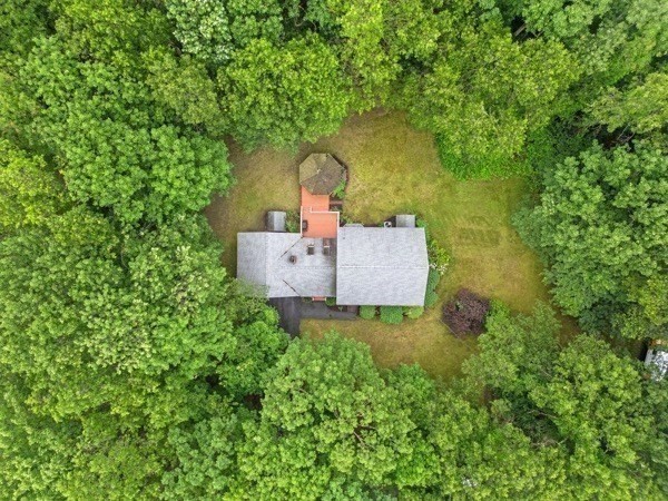 7 Ohio Road Tyngsboro, MA 01879 - Photo 31 of 35 a bird view of a house with a yard