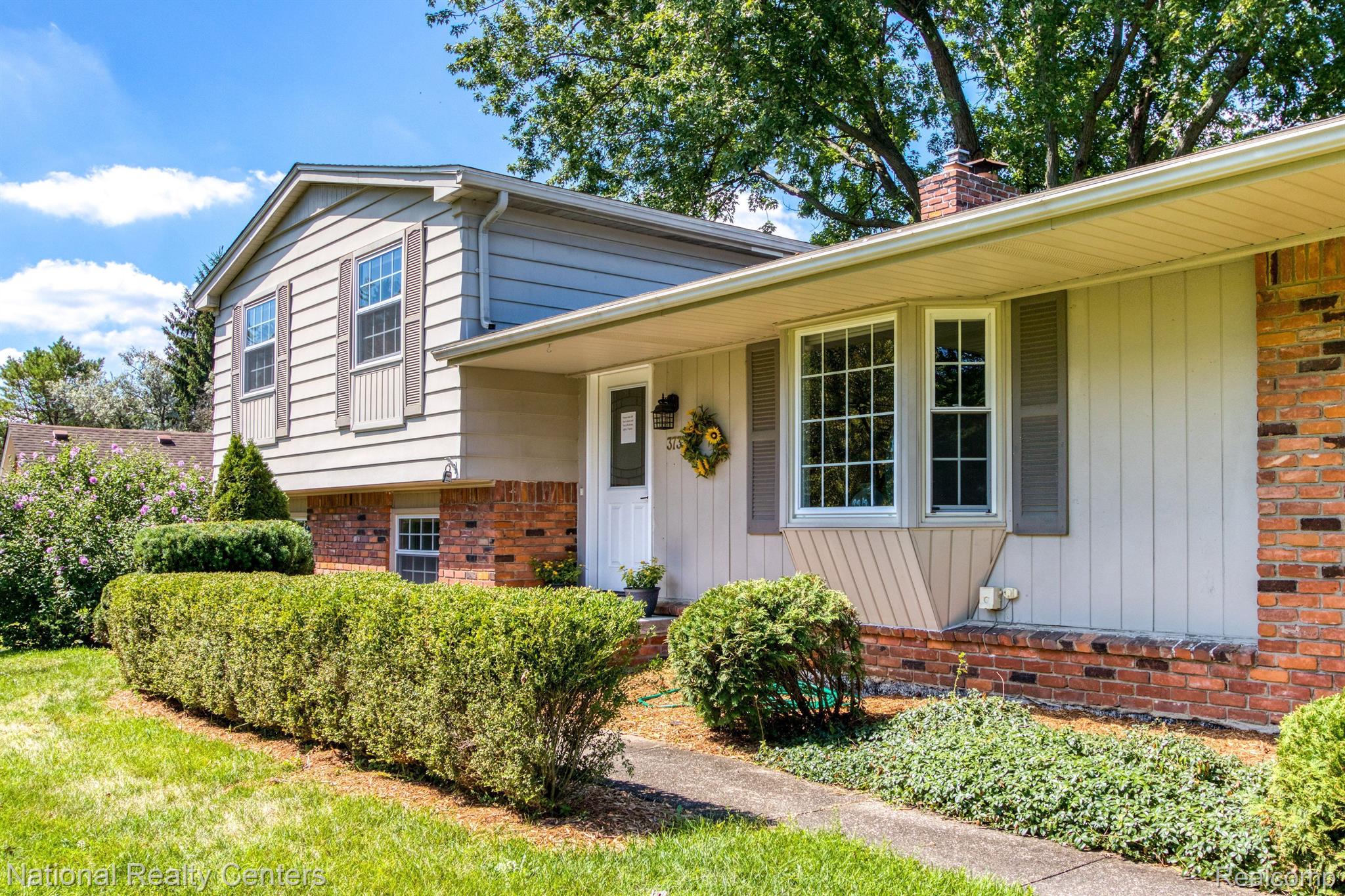 373 Bellarmine Drive Rochester, MI 48309 - Photo 2 of 22 Gallery Image 2