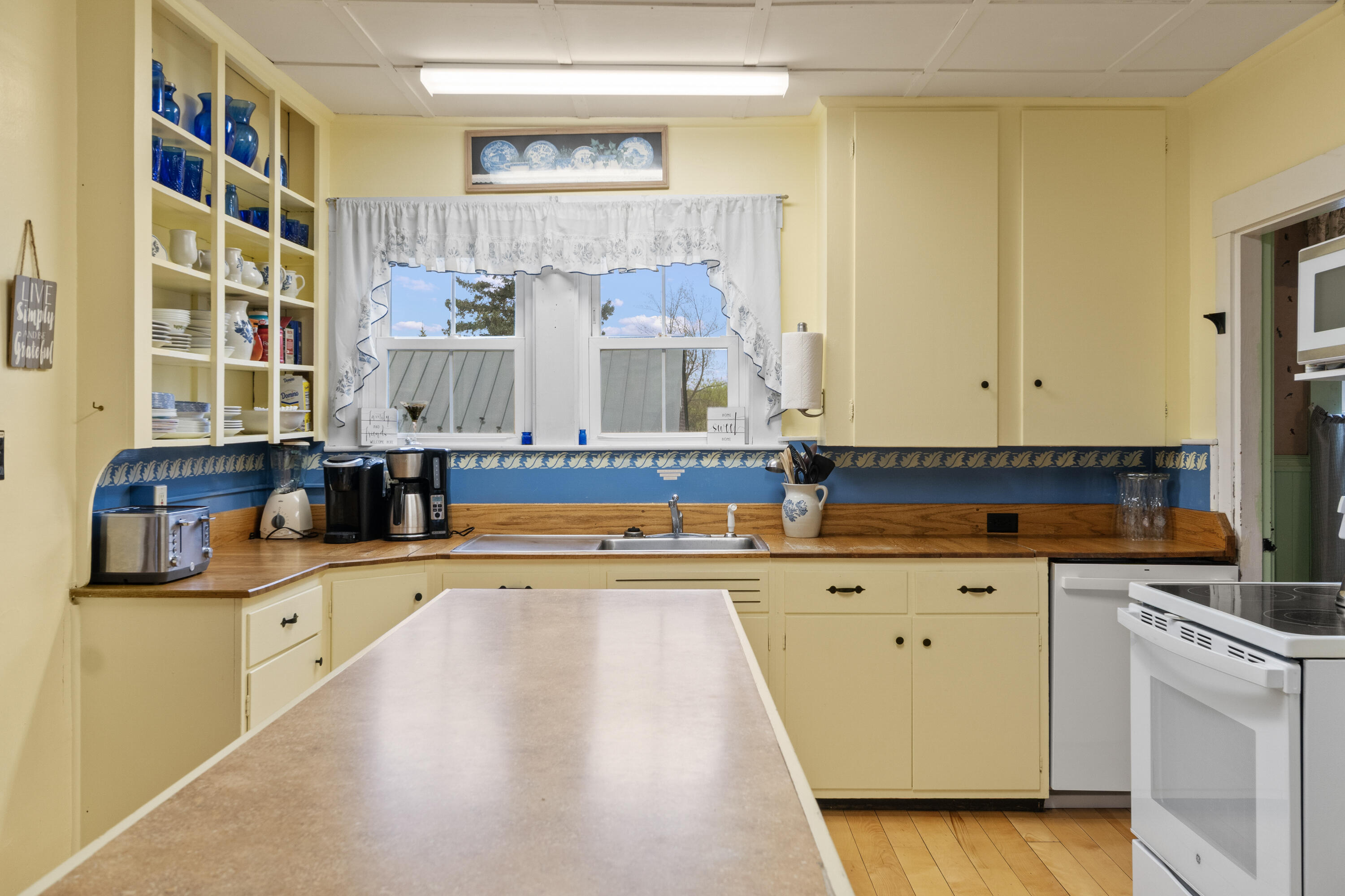 20 Russell Cove Circle Rangeley, ME 04970 - Photo 16 of 53 20 Russell Cove Cir_124