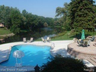 980 Sandhurst Road Bloomfield Hills, MI 48302 - Photo 3 of 18 Backyard pool