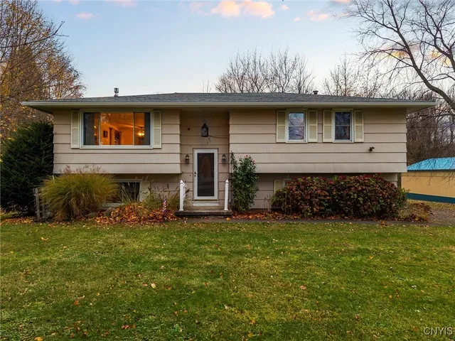 $229,900 | 7545 Lake Avenue, Williamson, NY 14589