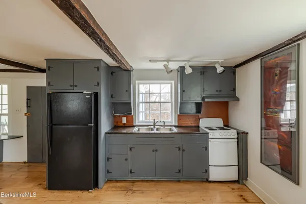 $479,000 | 107 South Main Street, Sheffield, MA 01257