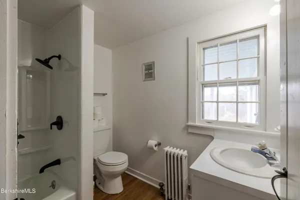 $479,000 | 107 South Main Street, Sheffield, MA 01257