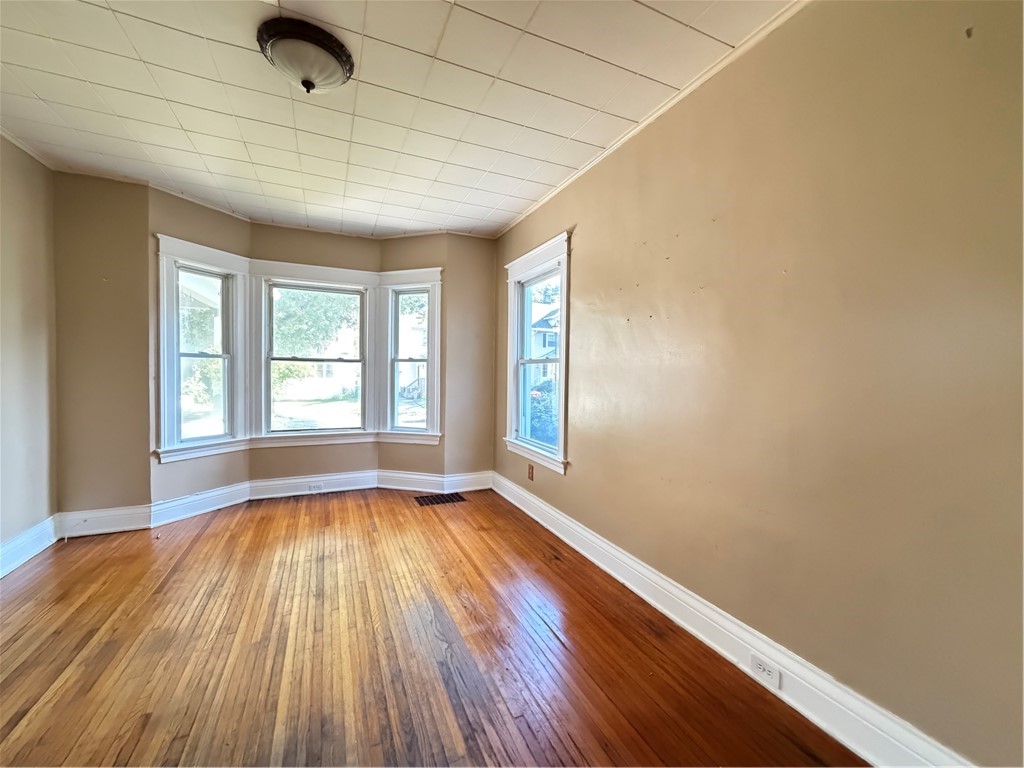 220 Electric Avenue Rochester, NY 14613 - Photo 9 of 23