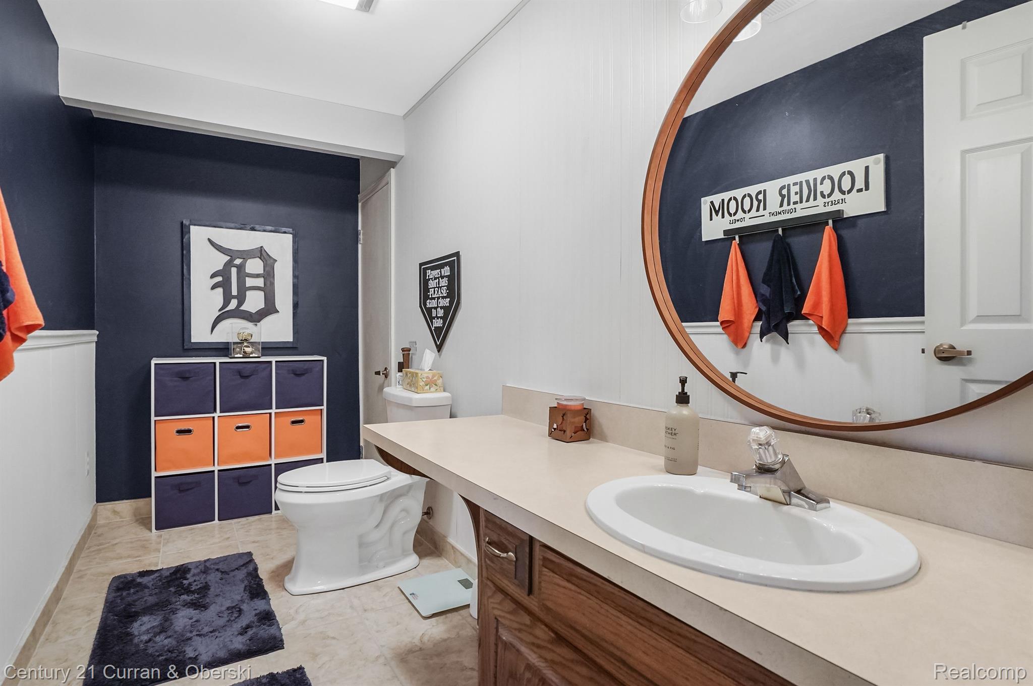 866 GreenView Court, Unit 6 Rochester, MI 48307 - Photo 56 of 64 Lower level half bath